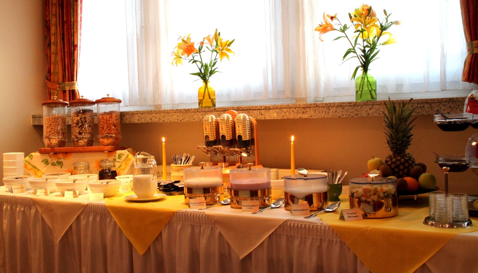 Buffet - CityHotel Deutsches Haus by Celina