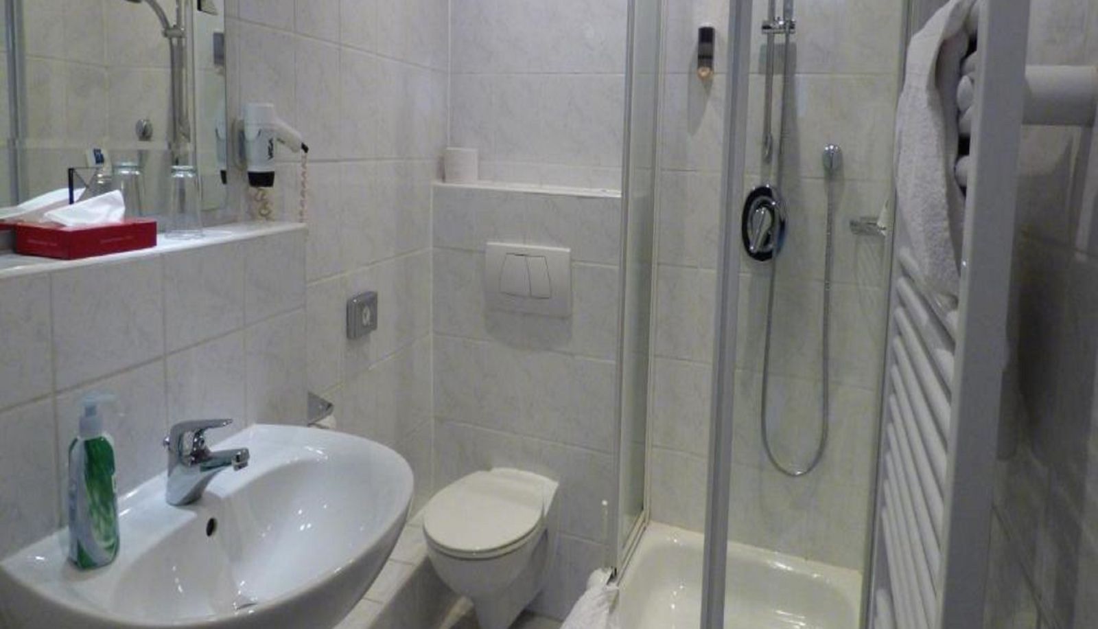 Badezimmer - Central Hotel