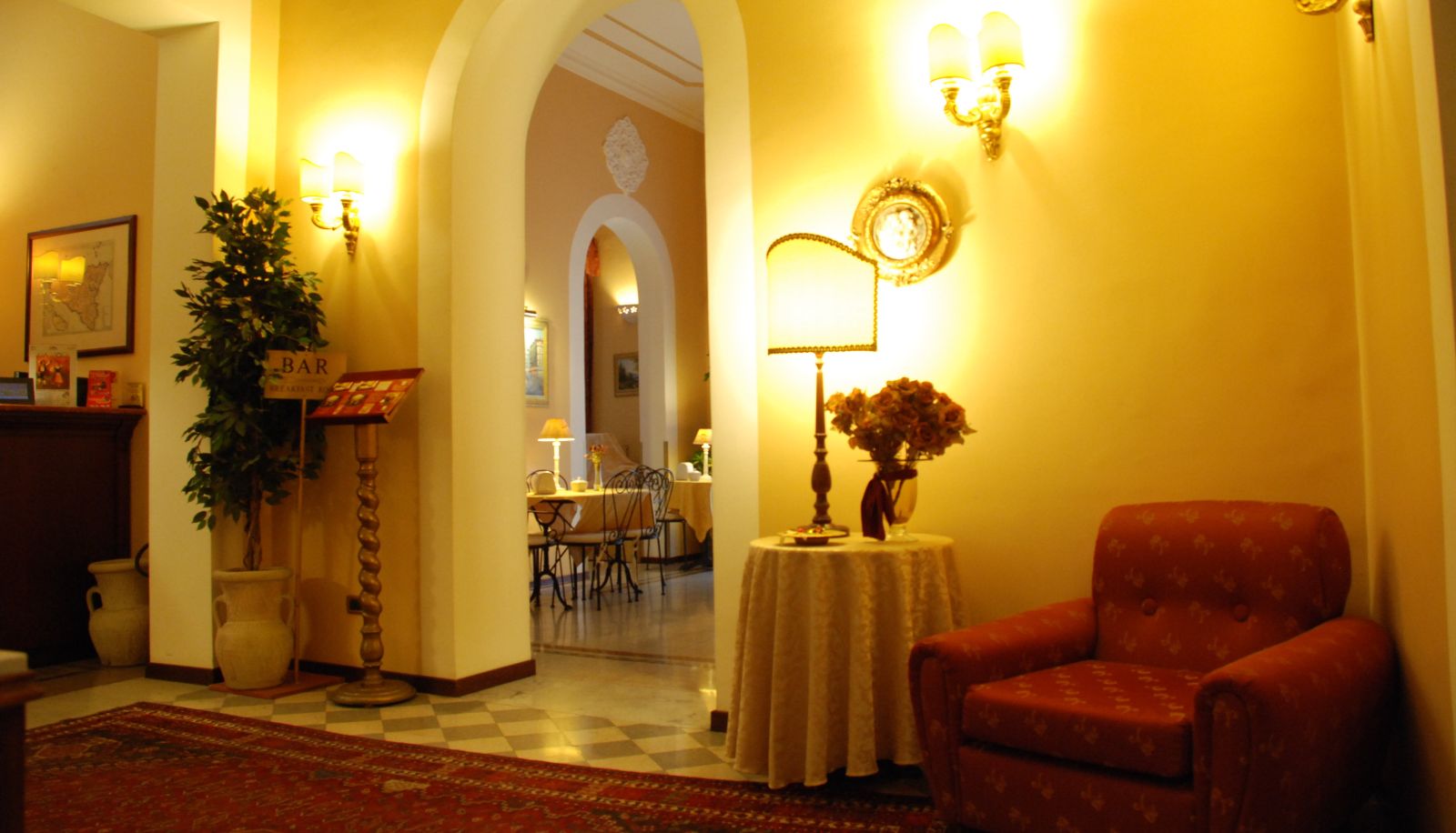 Lobby - Del Centro