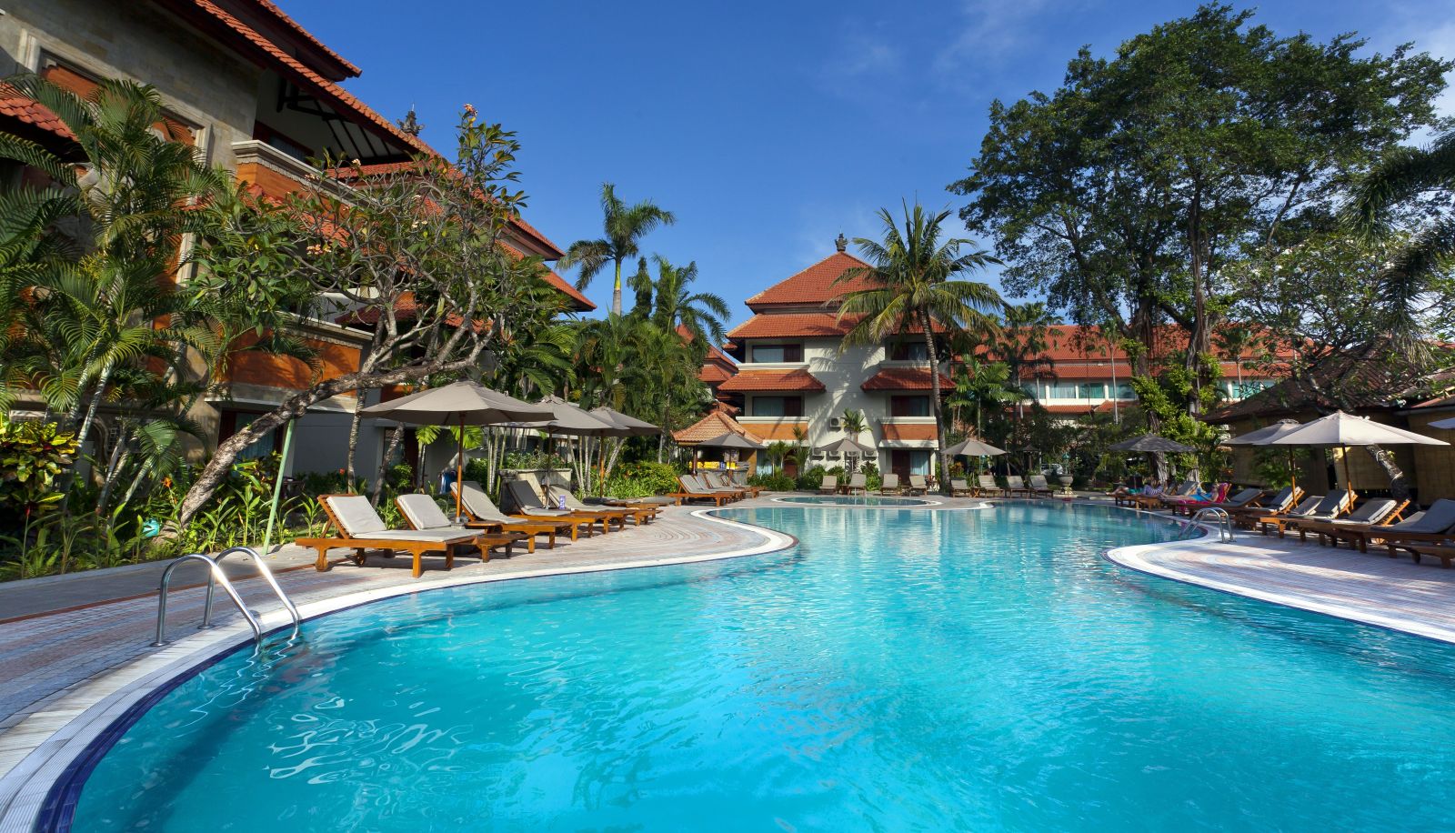 Pool - Villas & Spa. White Rose Kuta Resort