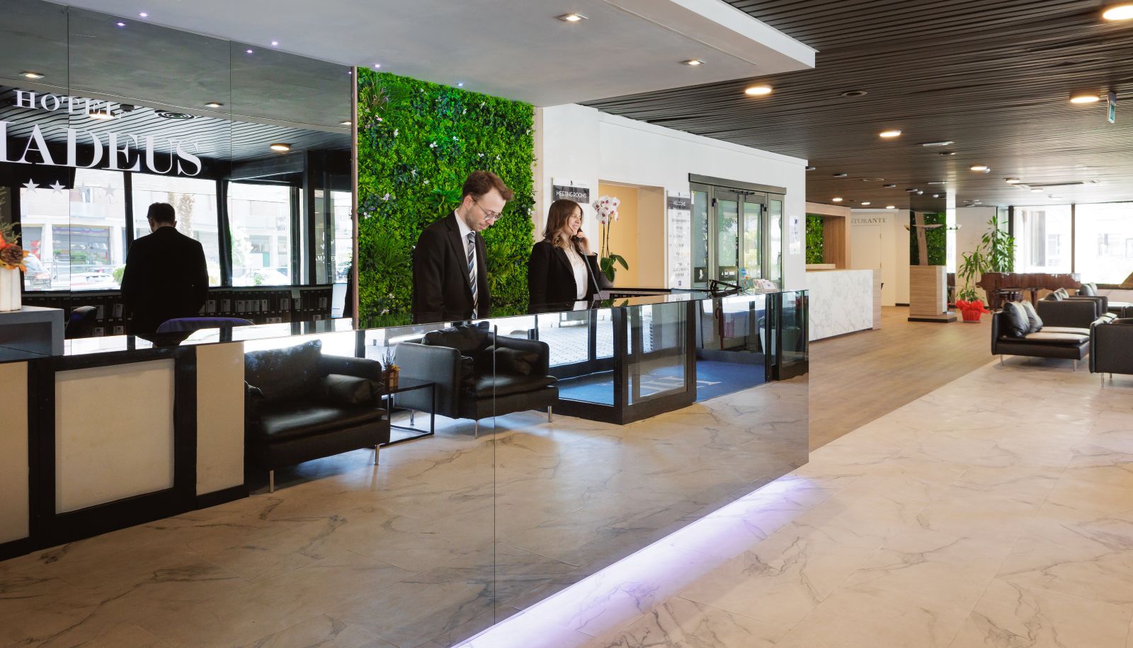 Recepcja - JR Hotels Bologna Amadeus