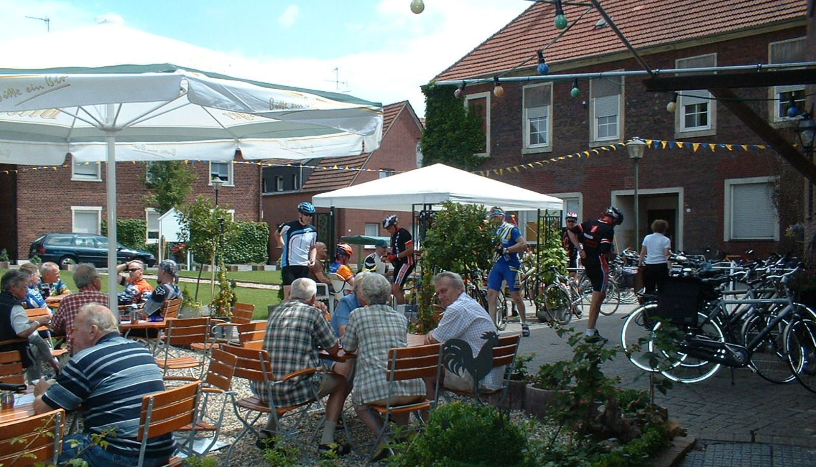 Hotel Außenbreich - Rave