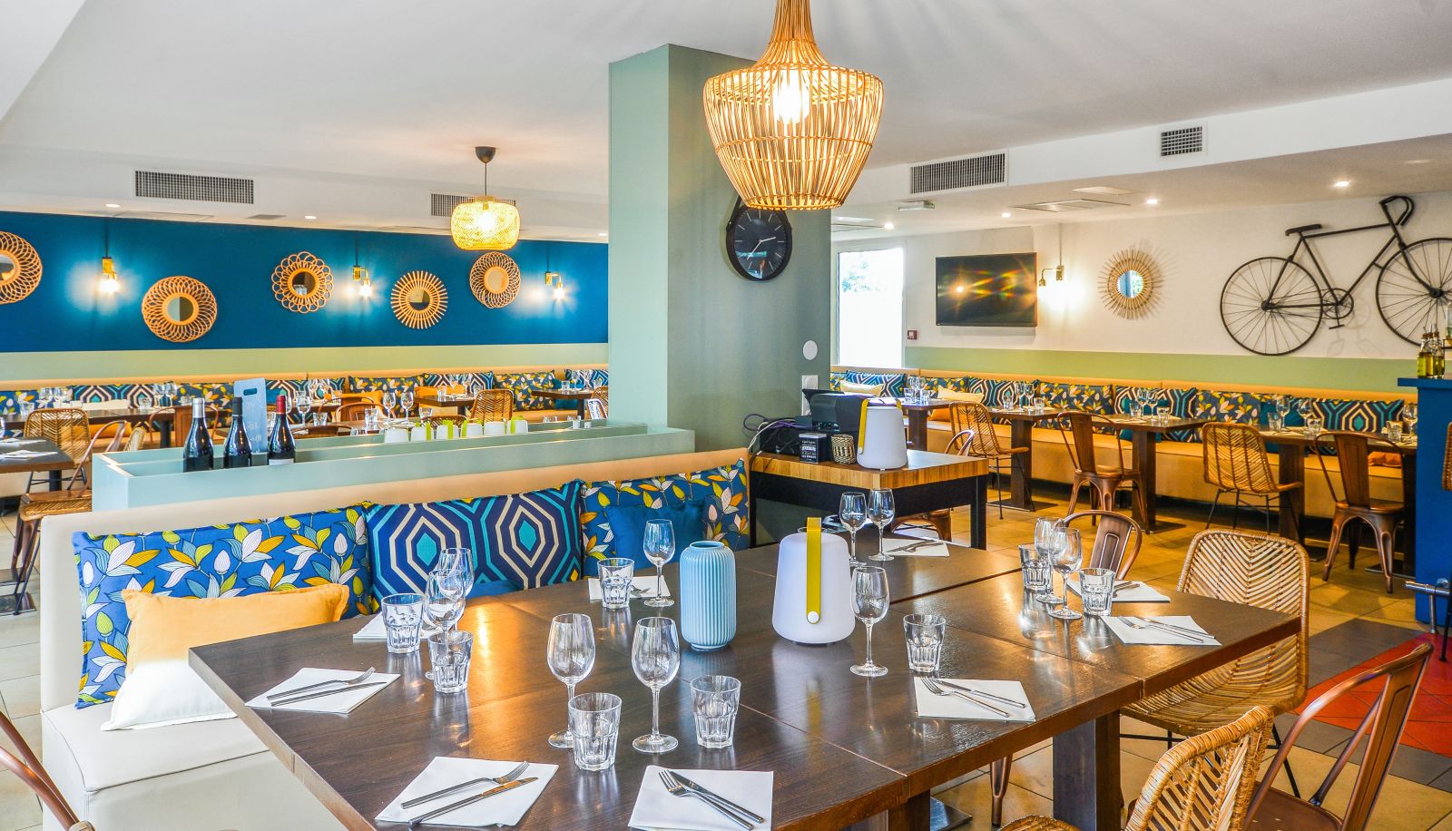 Salle de petit-déjeuner dans le restaurant - Appart'City Confort Montpellier Ovalie 1