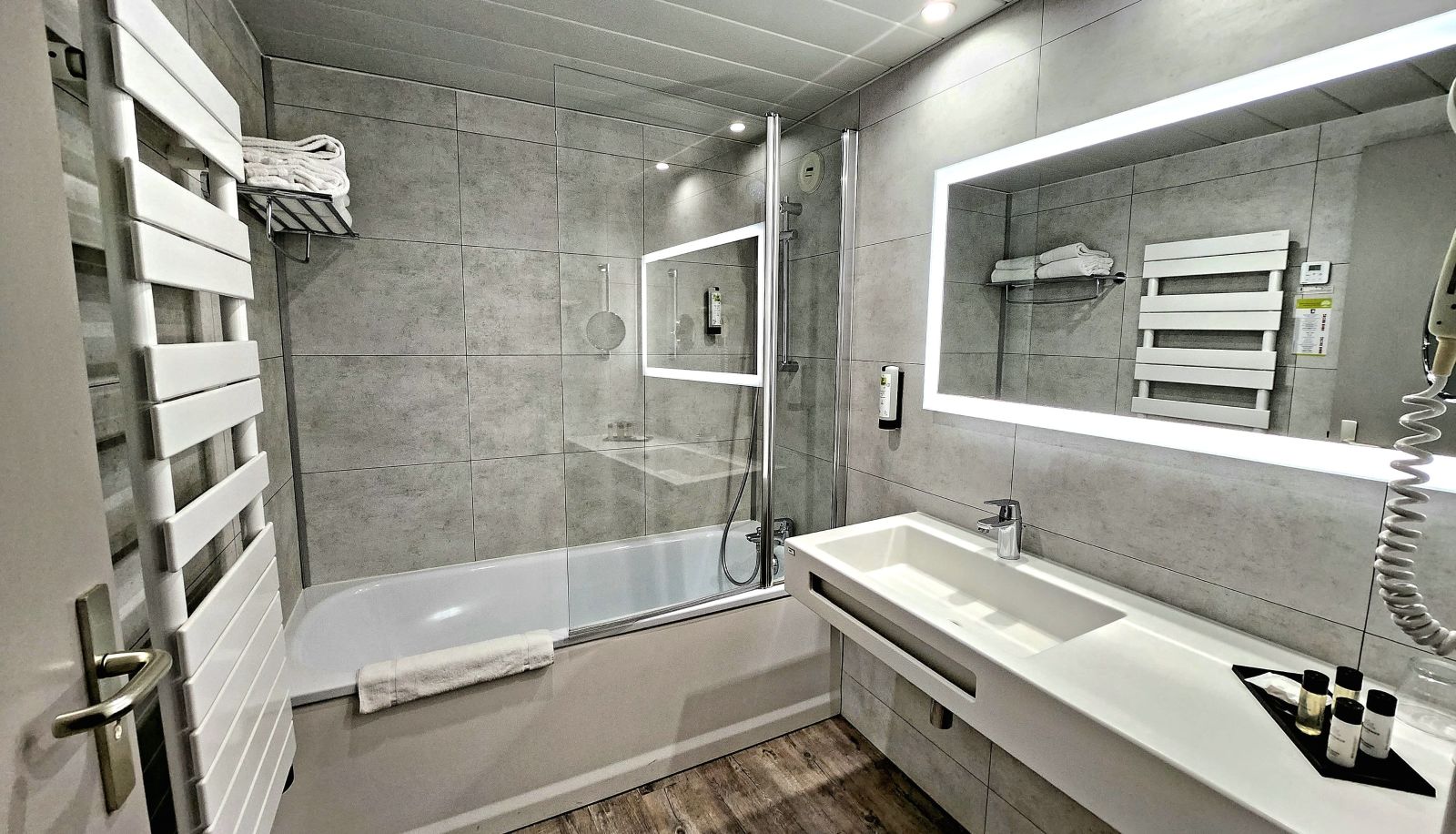 Bathroom - Domaine de la Foret d'Orient Natur'Hotel Golf & Spa