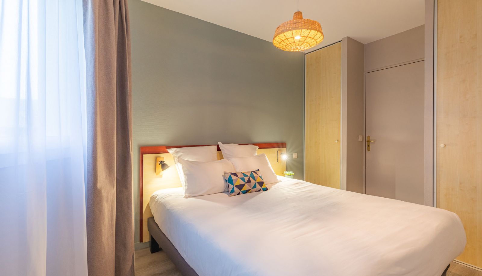 Superior room (double) - APPART'CITY CLASSIC CAEN