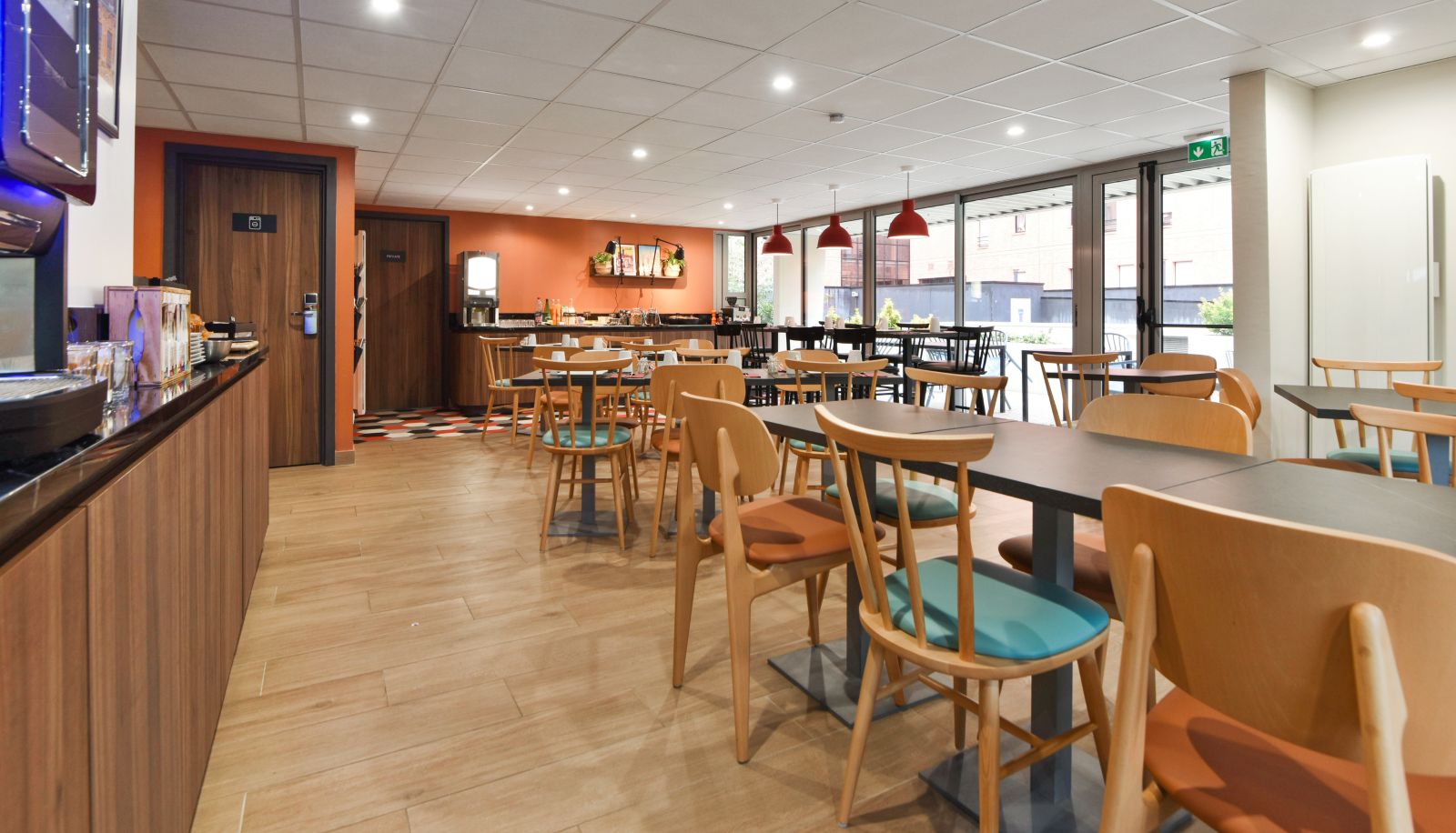 Salle de petit-déjeuner - APPART'CITY CONFORT LILLE - EURALILLE