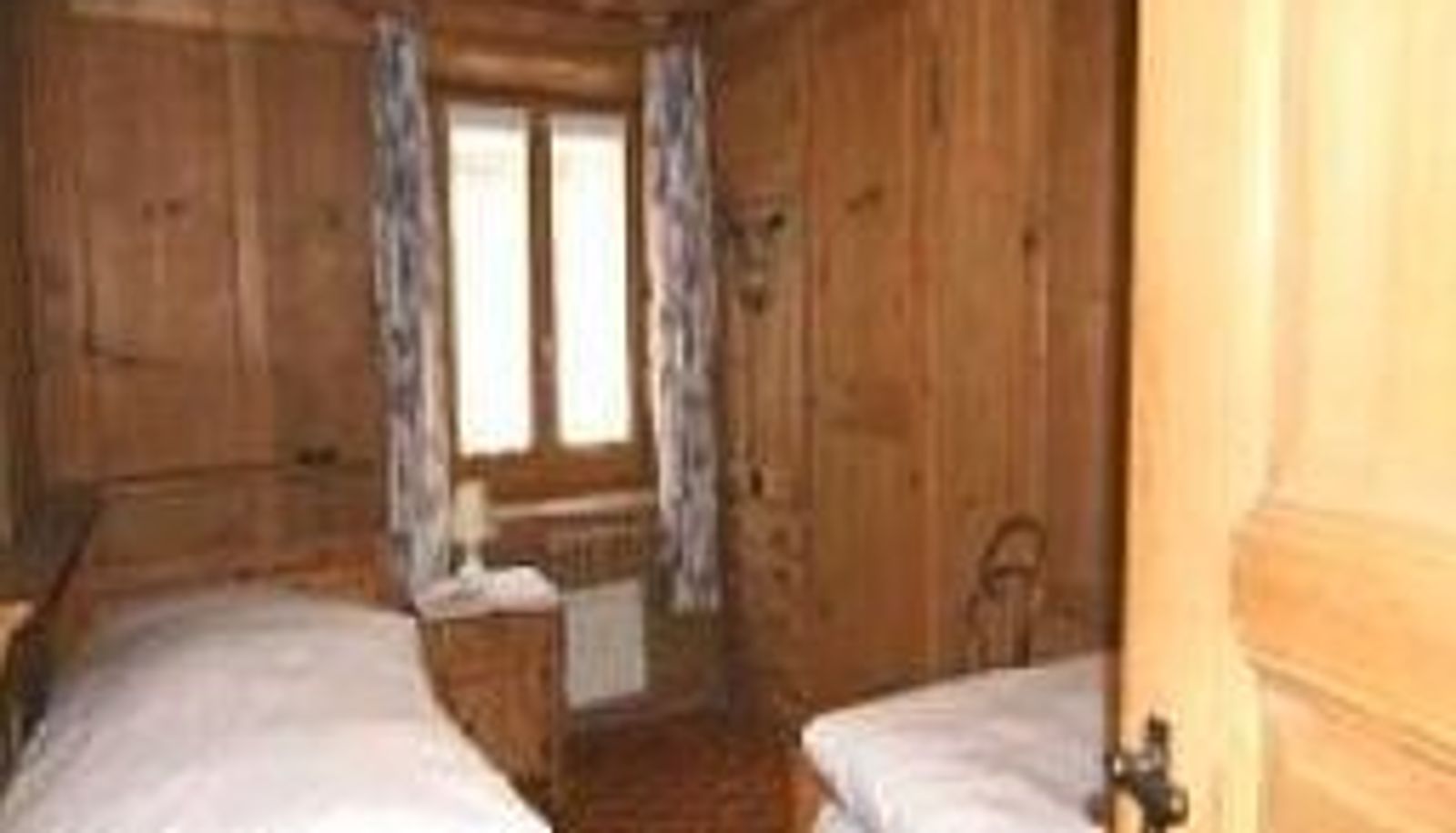 Room - Zum Weissen Kreuz Gasthaus