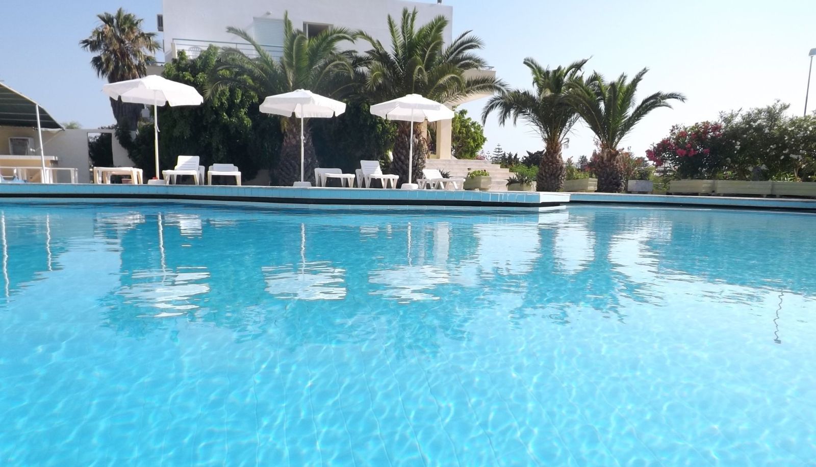 Piscina - Leonidas Hotel and Studios