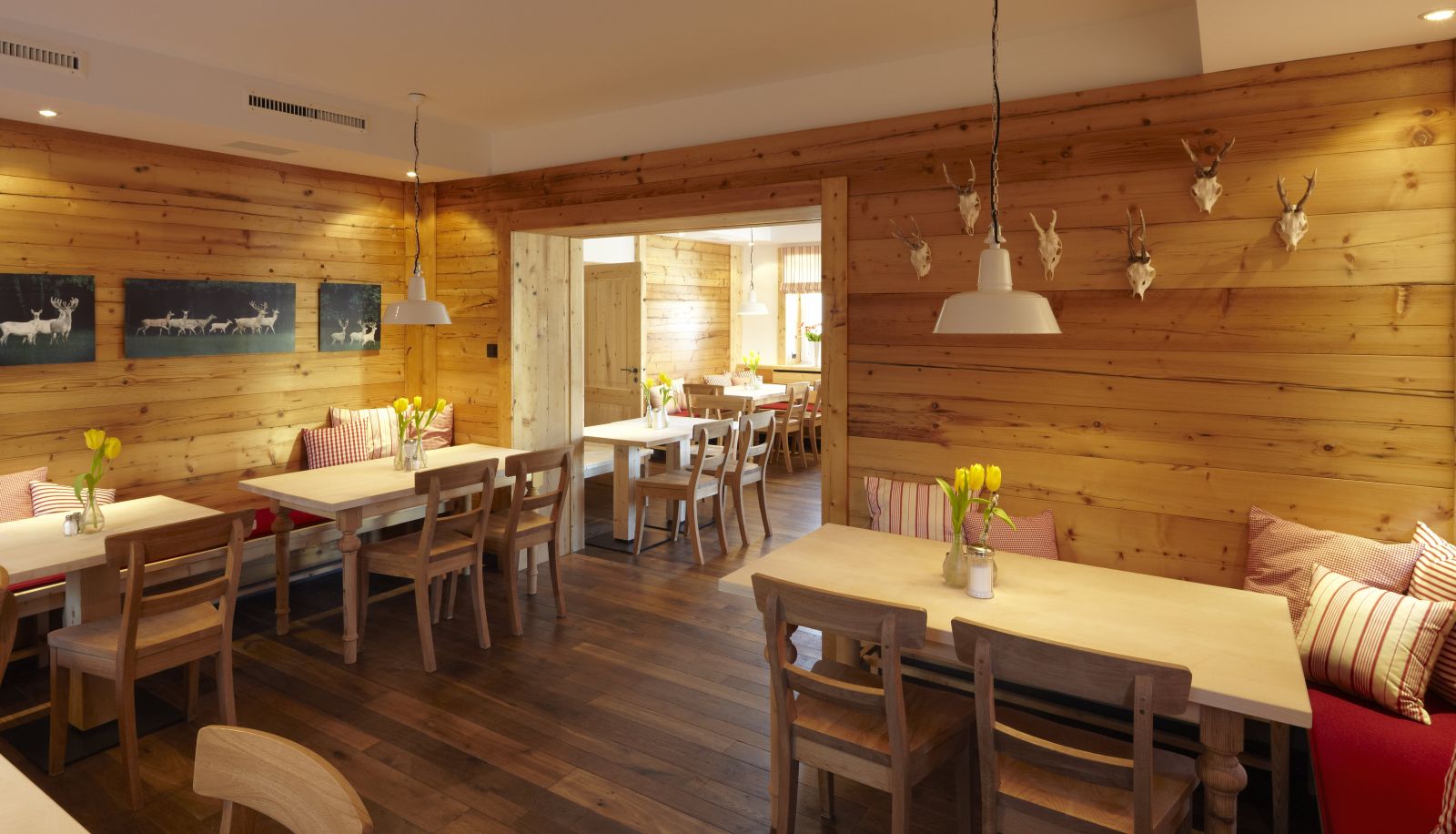 Salle de petit-déjeuner dans le restaurant - Neuwirt Gasthof