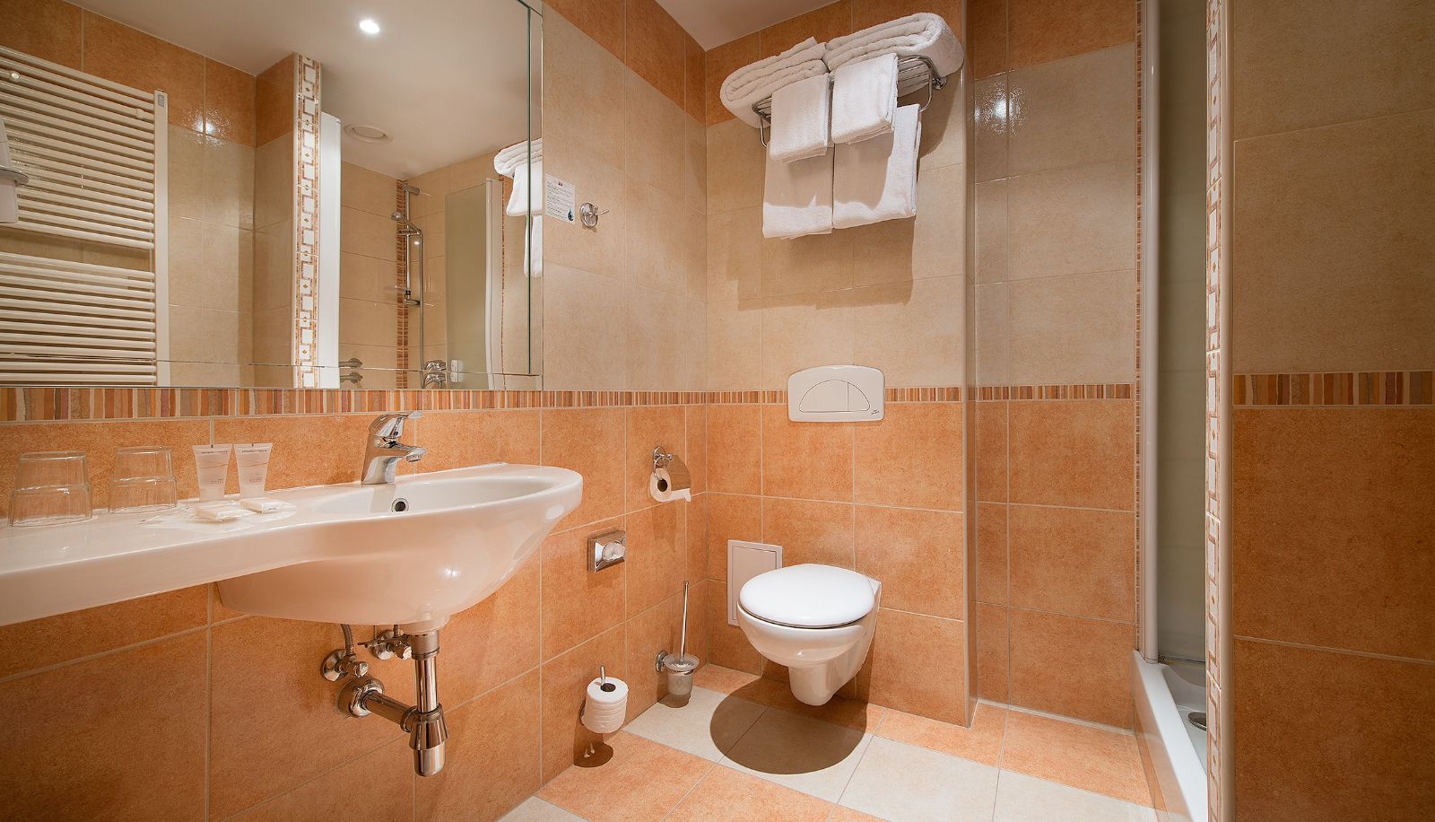 Standard room (double) - Maxmilian Lifestyle Resort