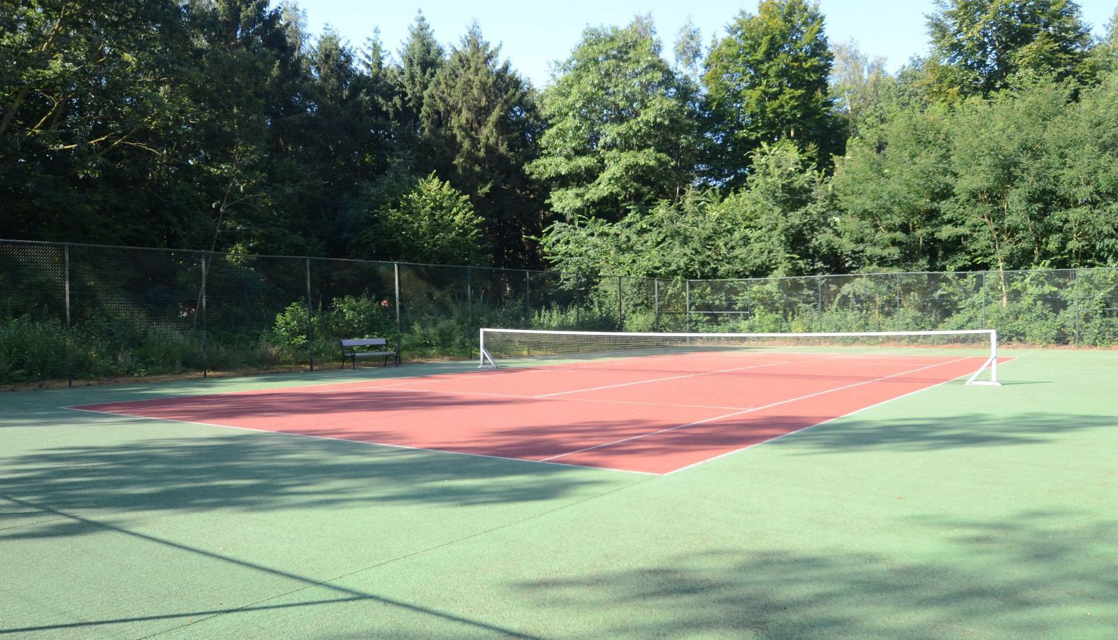 Tennisplatz - Fletcher Wellness-Hotel De Hunzebergen