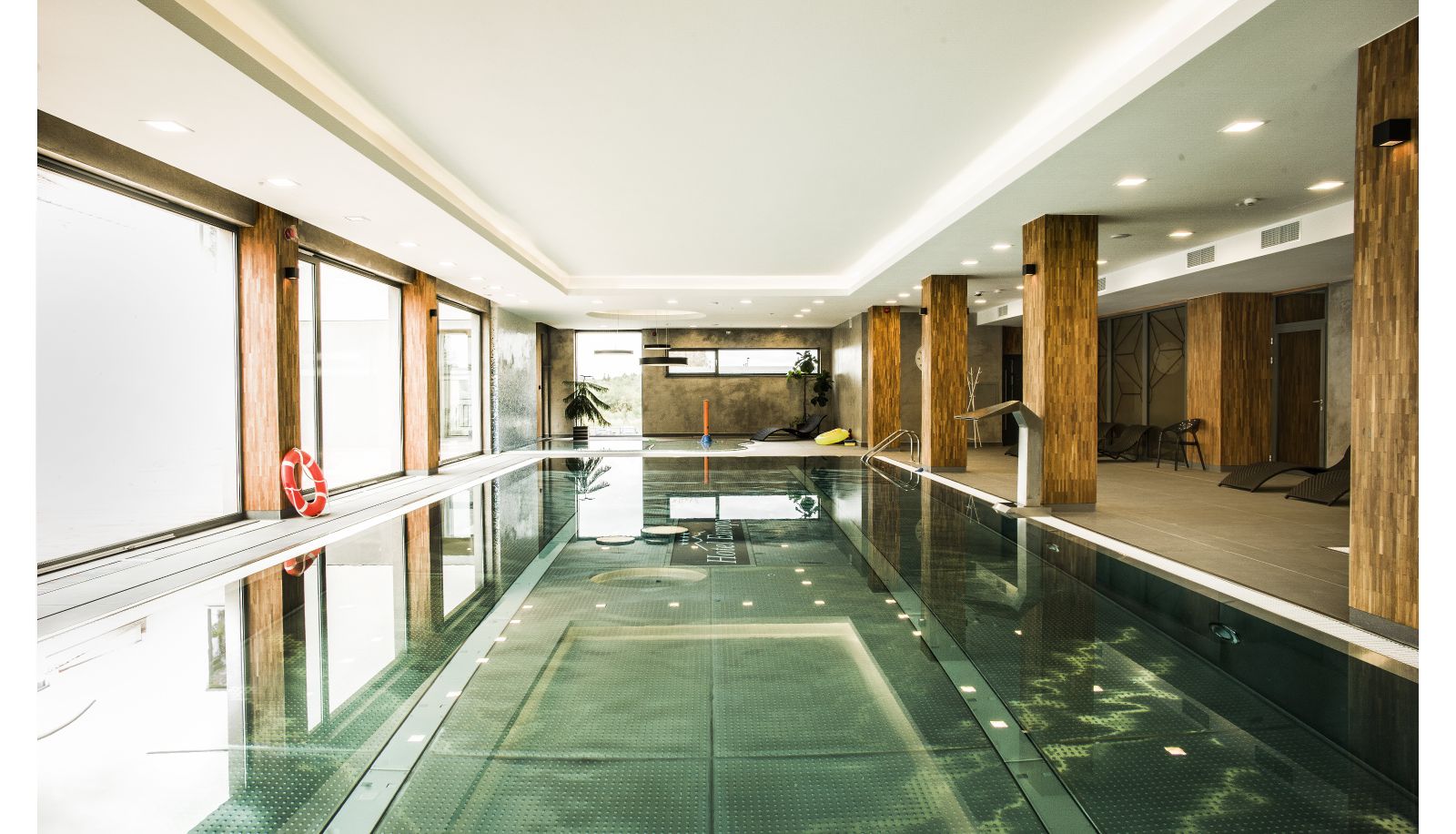 Piscina - Europa Business & Spa