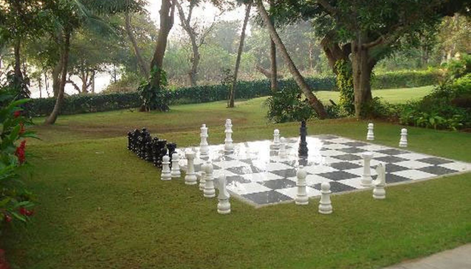 Garten - Royal Orchid Brindavan Garden