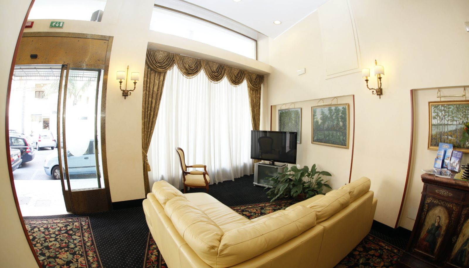 Hall - Colonna Hotel