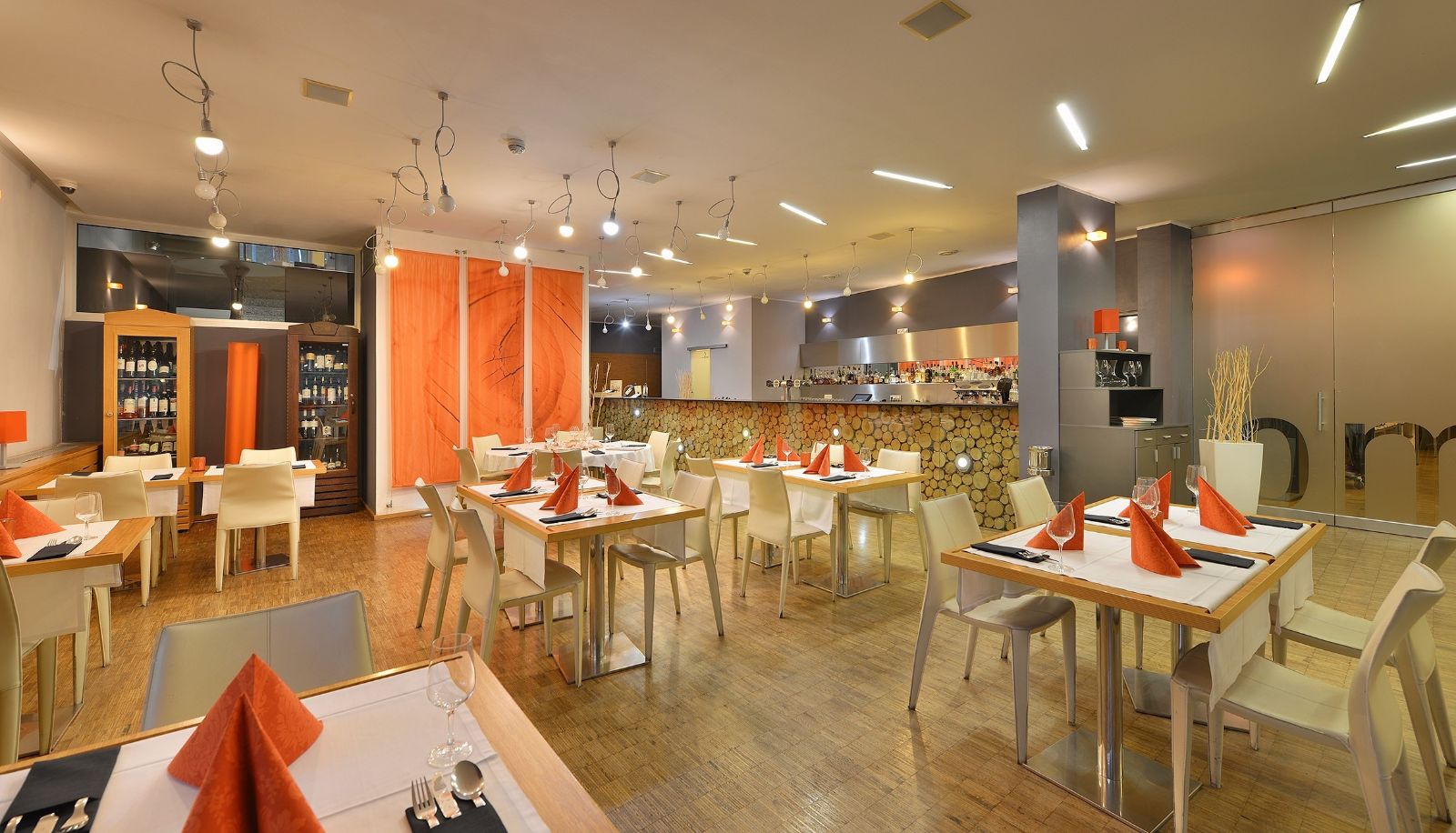 Sala śniadaniowa w restauracji - Hotel Omnia Relax & Wellness