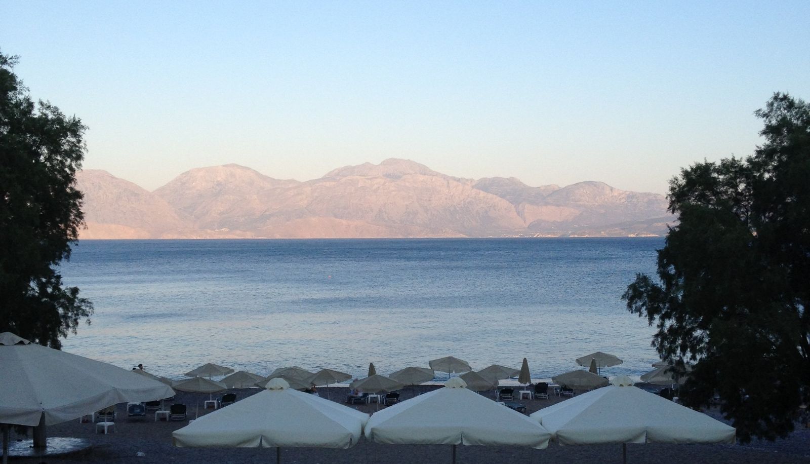 Beach - Palazzo Arhontiko Hotel Apartments