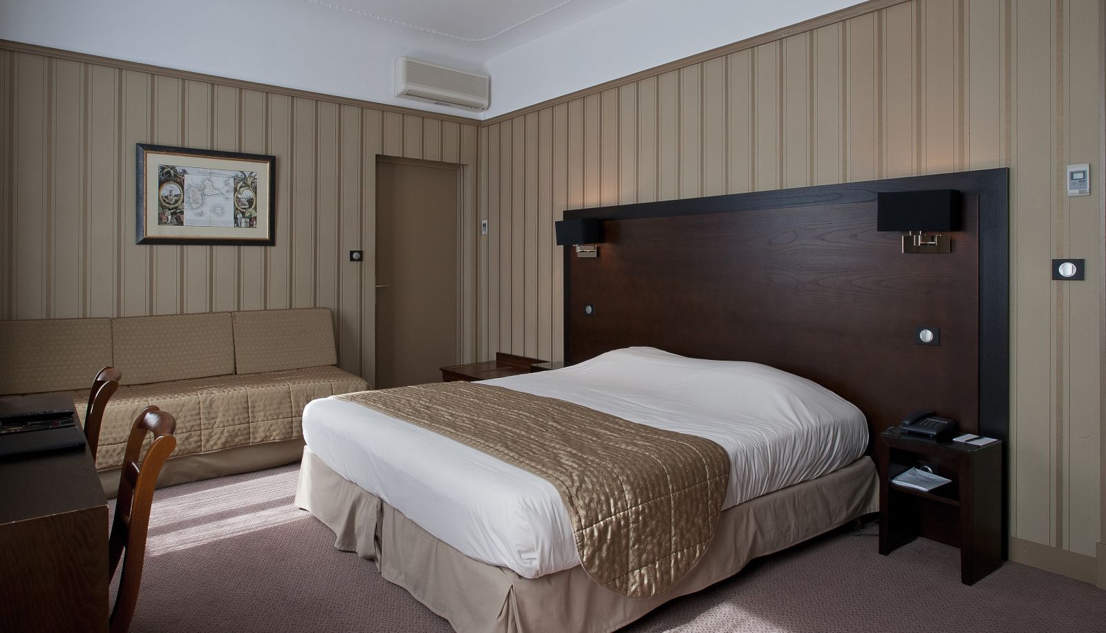 Habitación corporativa - Le Grand Hotel