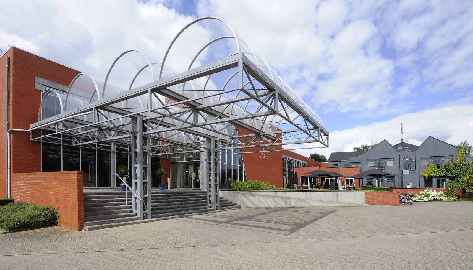 Hotel outdoor area - Van der Valk Beveren