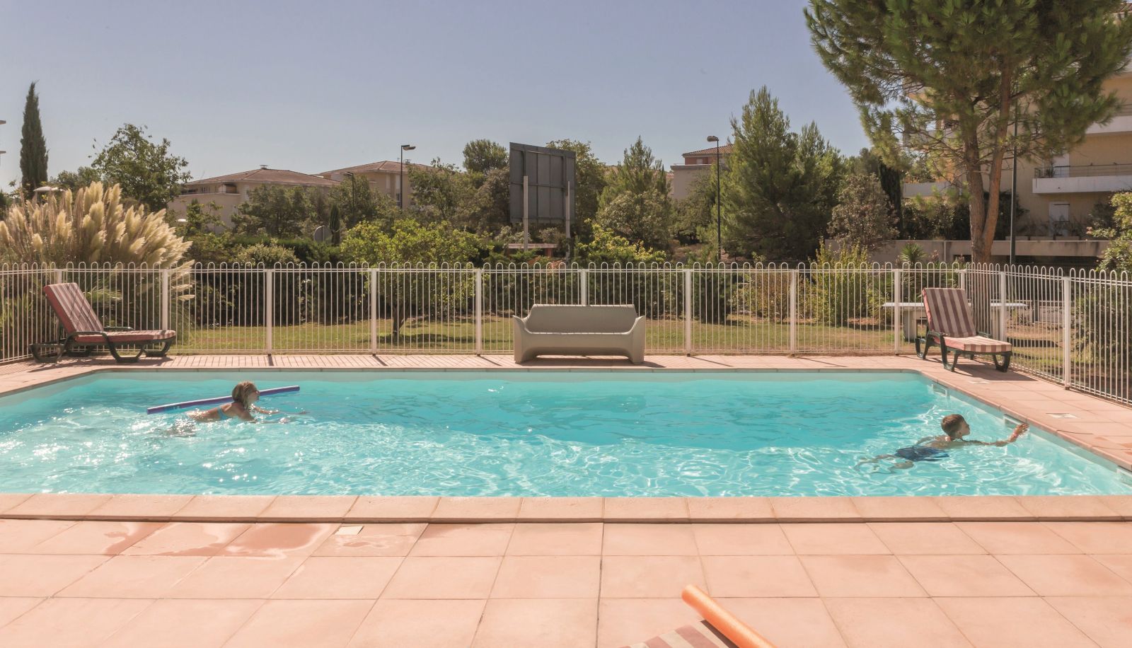 Pool - APPART'CITY CLASSIC AIX-EN-PROVENCE - LA DURANNE