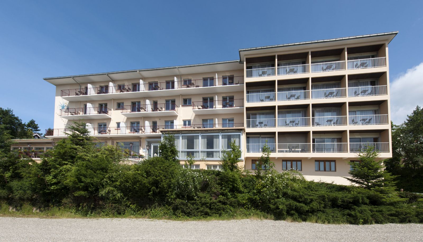 Buitenruimte van het hotel - L'Alexain Hotel restaurant & wellness