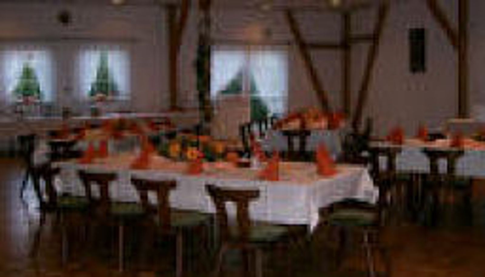 Ontbijtzaal in het restaurant - Zur Linde Gasthaus
