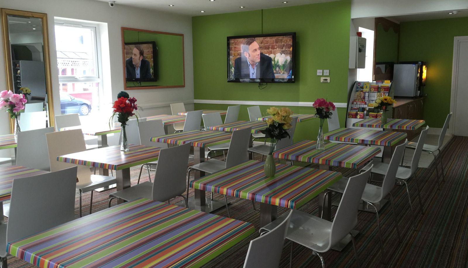 Salle de petit-déjeuner dans le restaurant - Euro Hotel Wembley