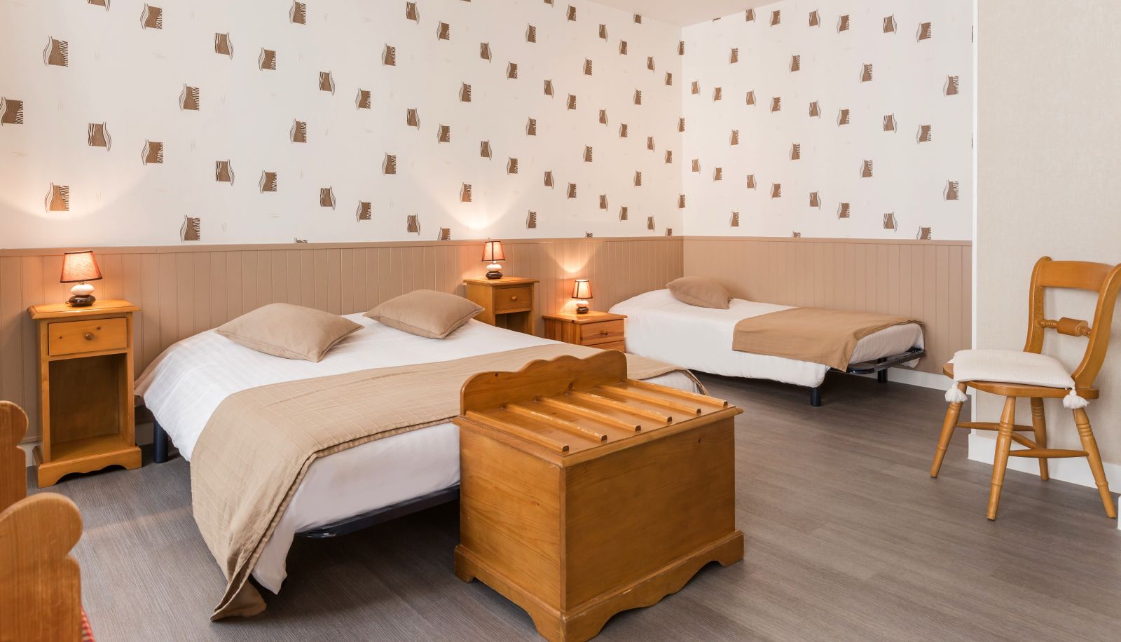Dreibettzimmer - Le Vedaquais Logis