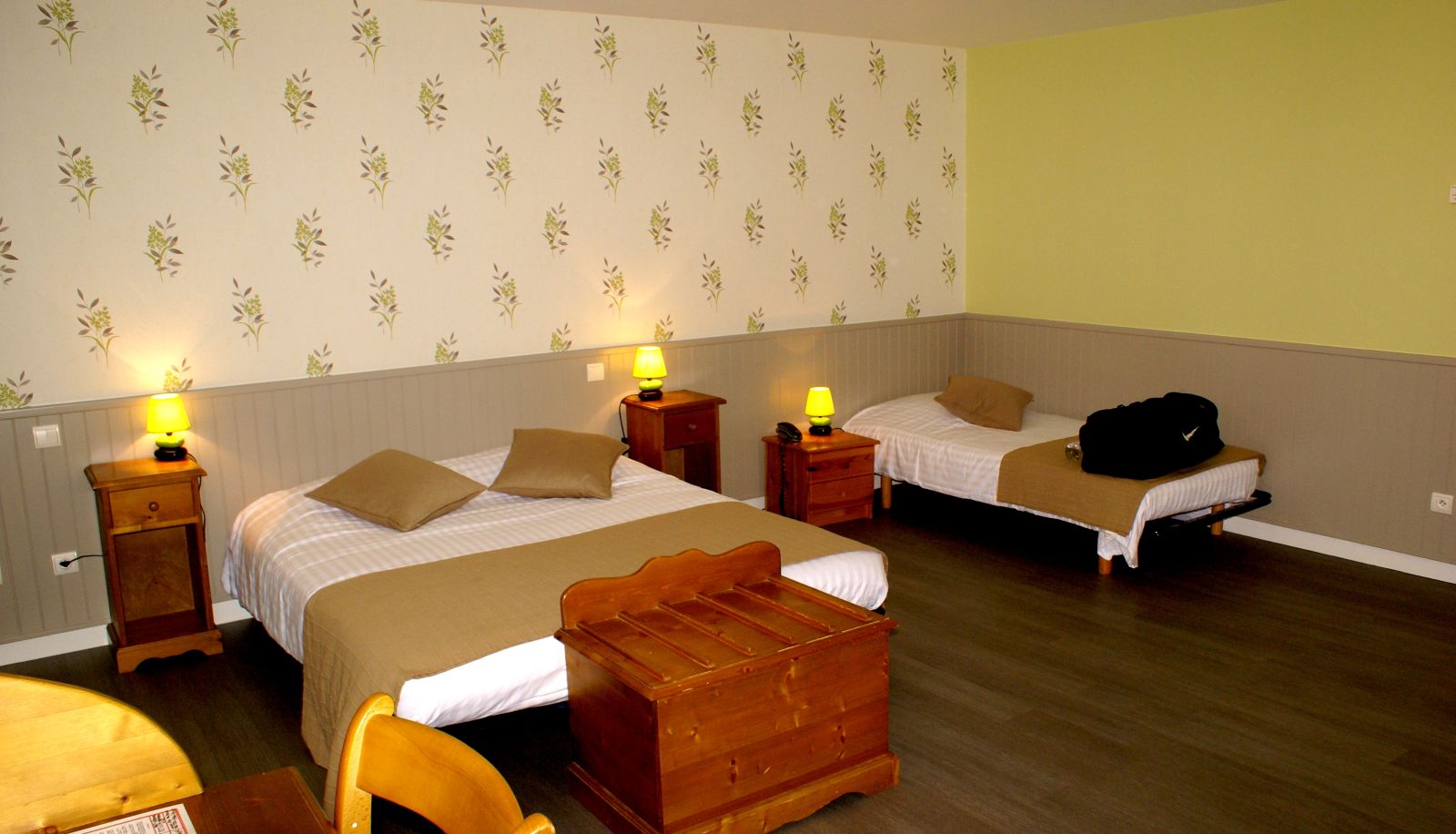 Dreibettzimmer - Le Vedaquais Logis