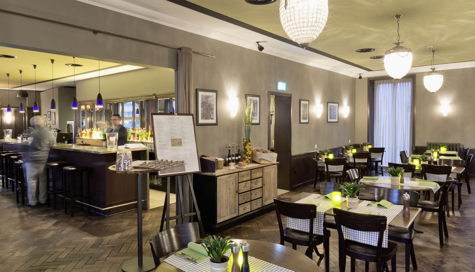 Salle de petit-déjeuner dans le restaurant - Blue City