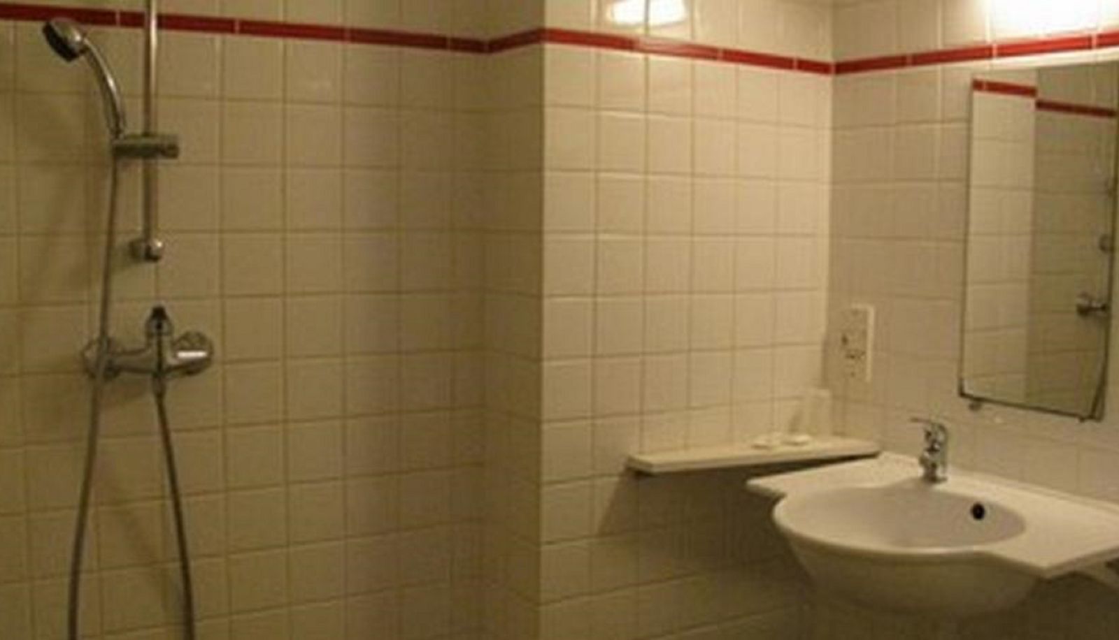 Badezimmer - Hotel Inn Design Chartres