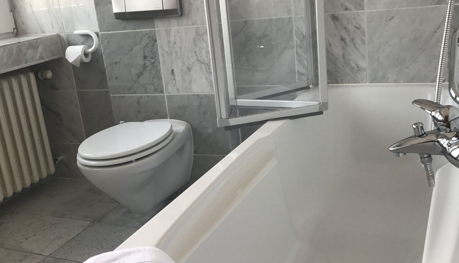 Bathroom - Kölner Hof