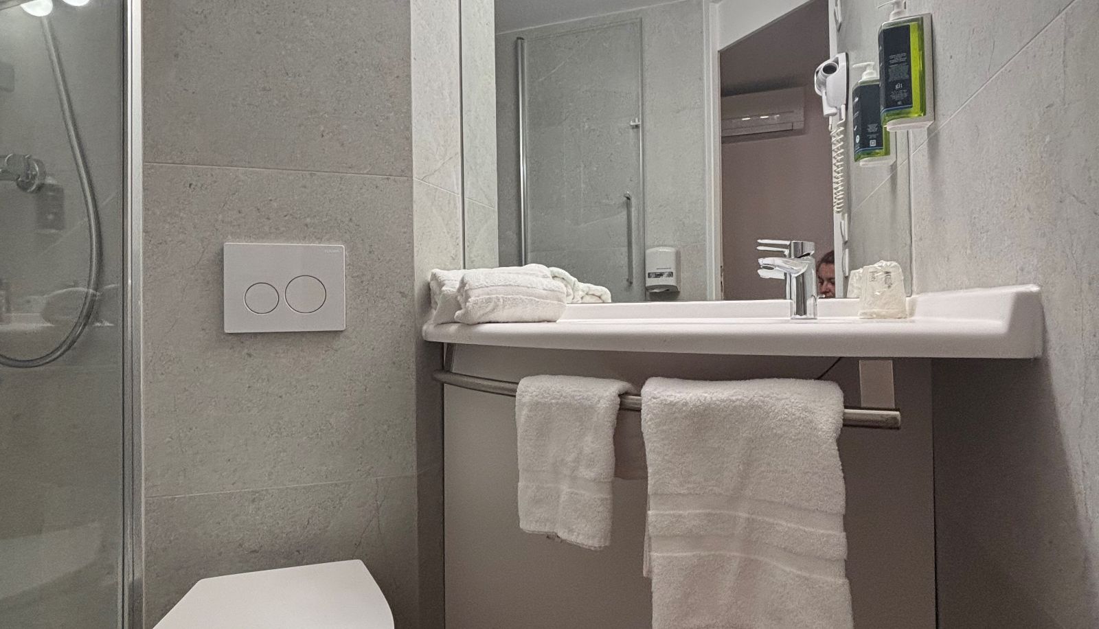 Bagno - Brit Hotel Les Evens