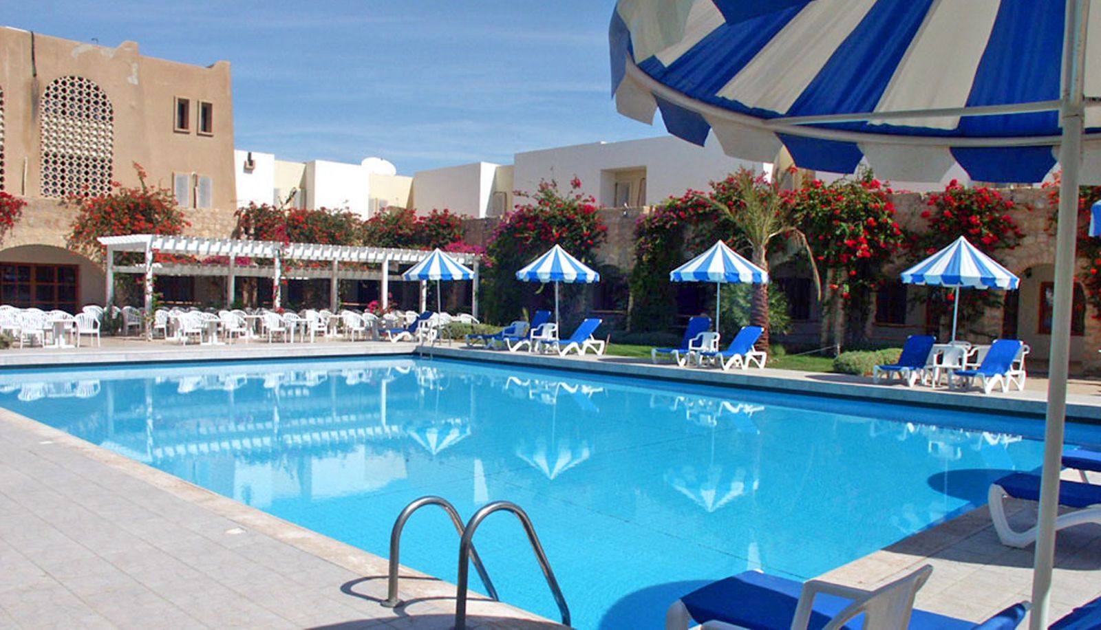 Piscine - Mehari Douz