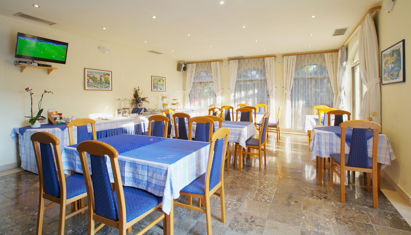 Sala prima colazione all'interno del ristorante - Villa Daniela