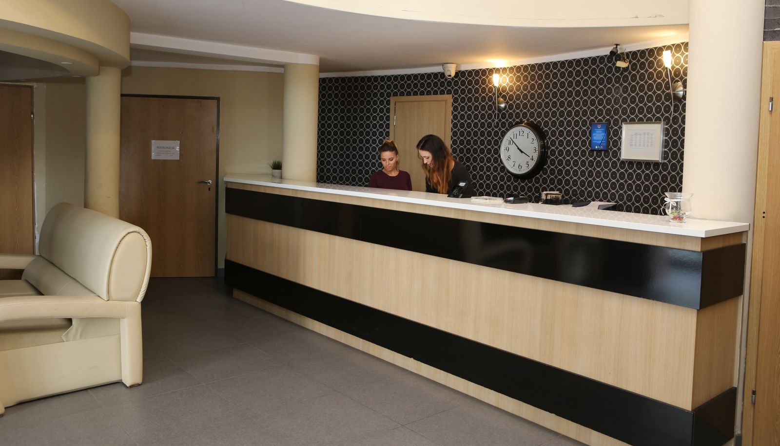 Reception - Sunny