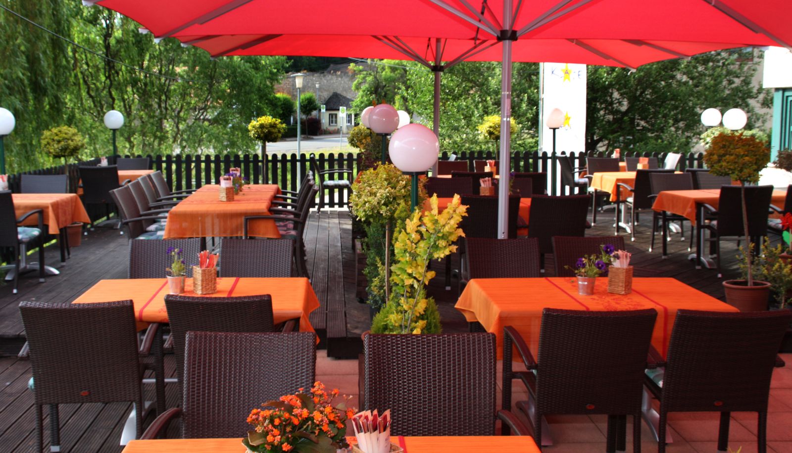 Terrace - Hotel & Restaurant 5 Linden