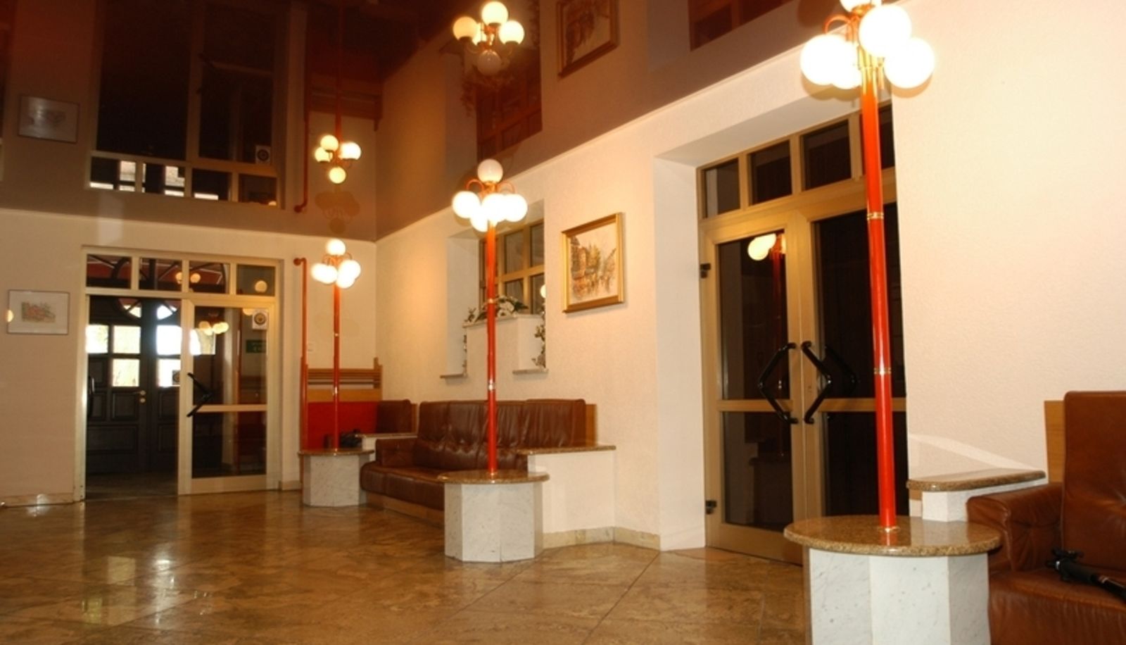 Recepcja - Hotel-Restauracja Varia