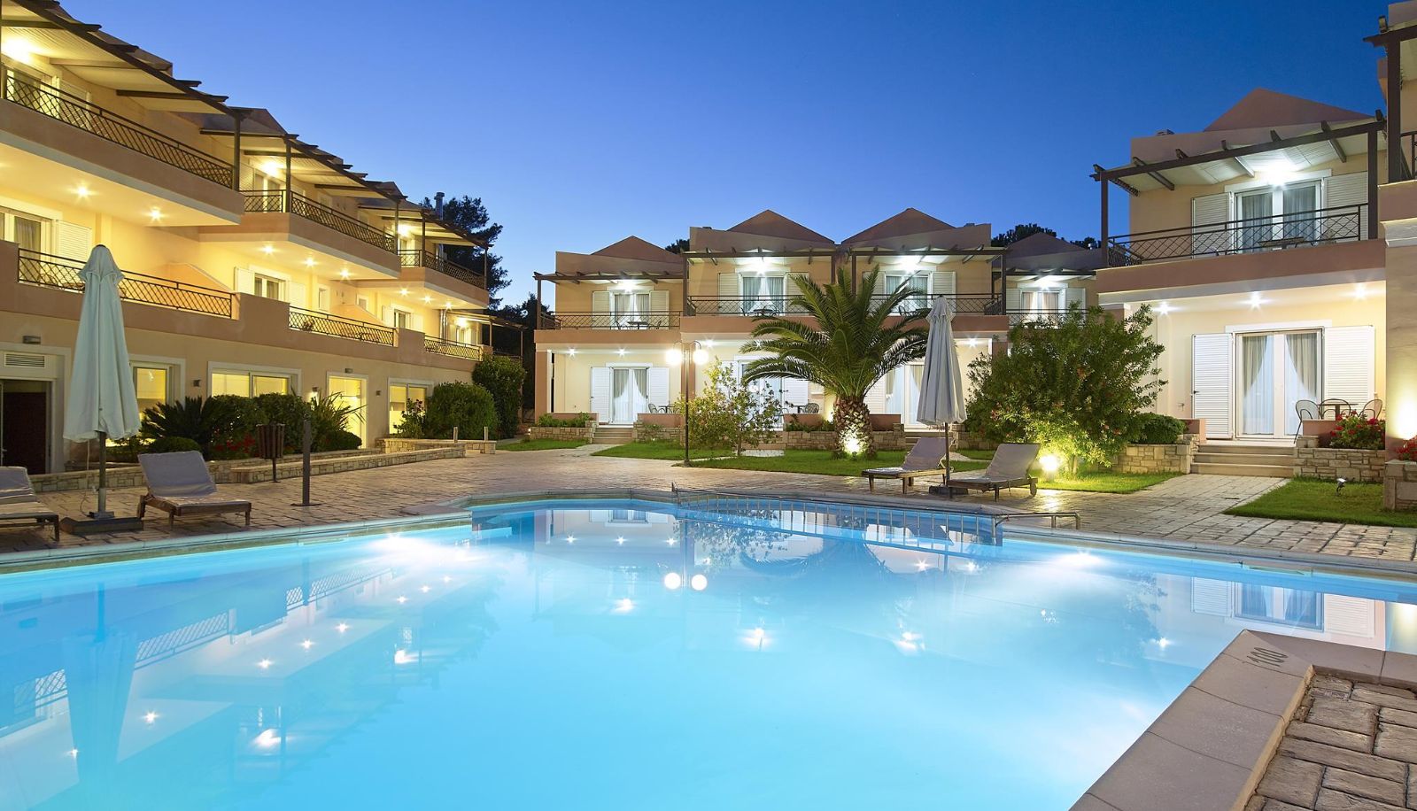 Pool - Avantis Suites Hotel