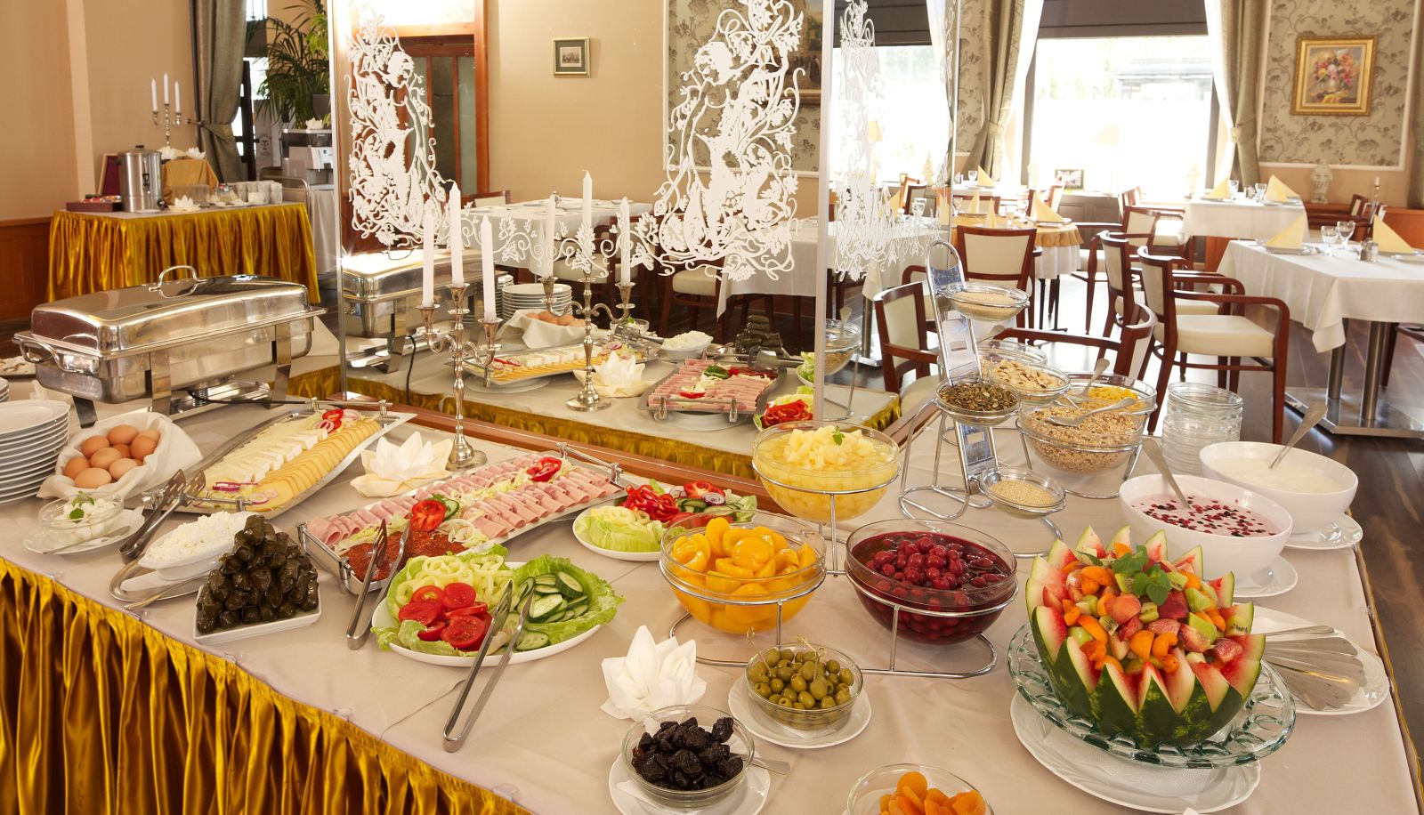 Buffet - Erzsébet Királyné***superior