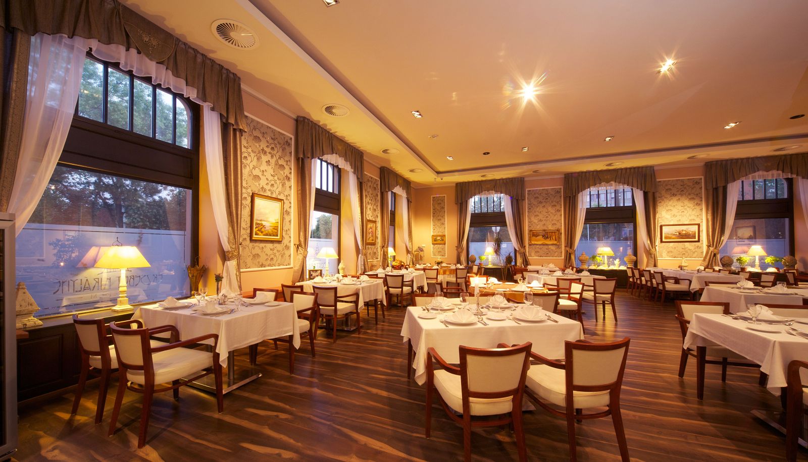 Restaurant 1 - Erzsébet Királyné***superior