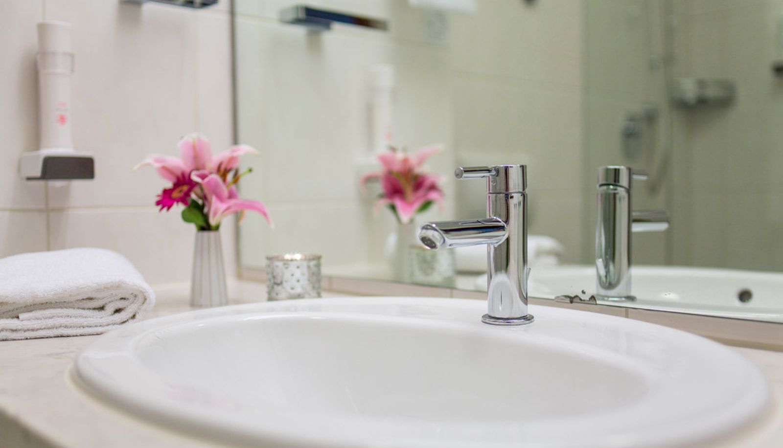 Badezimmer - AROTEL Best Living Hotel