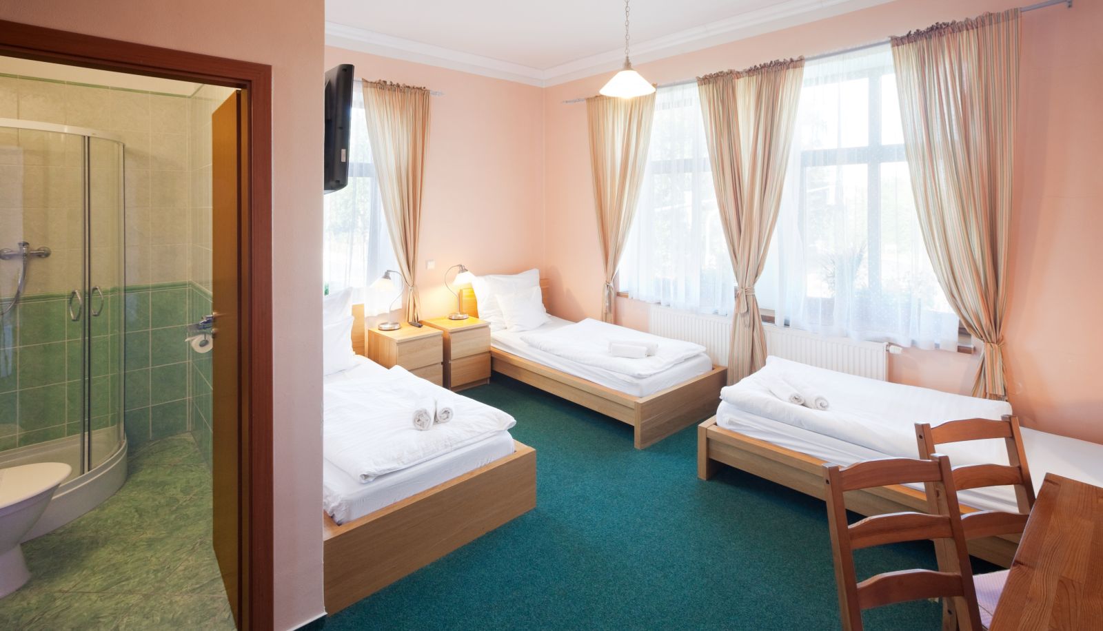Dreibettzimmer - Pytloun Self Check-in Hotel Liberec