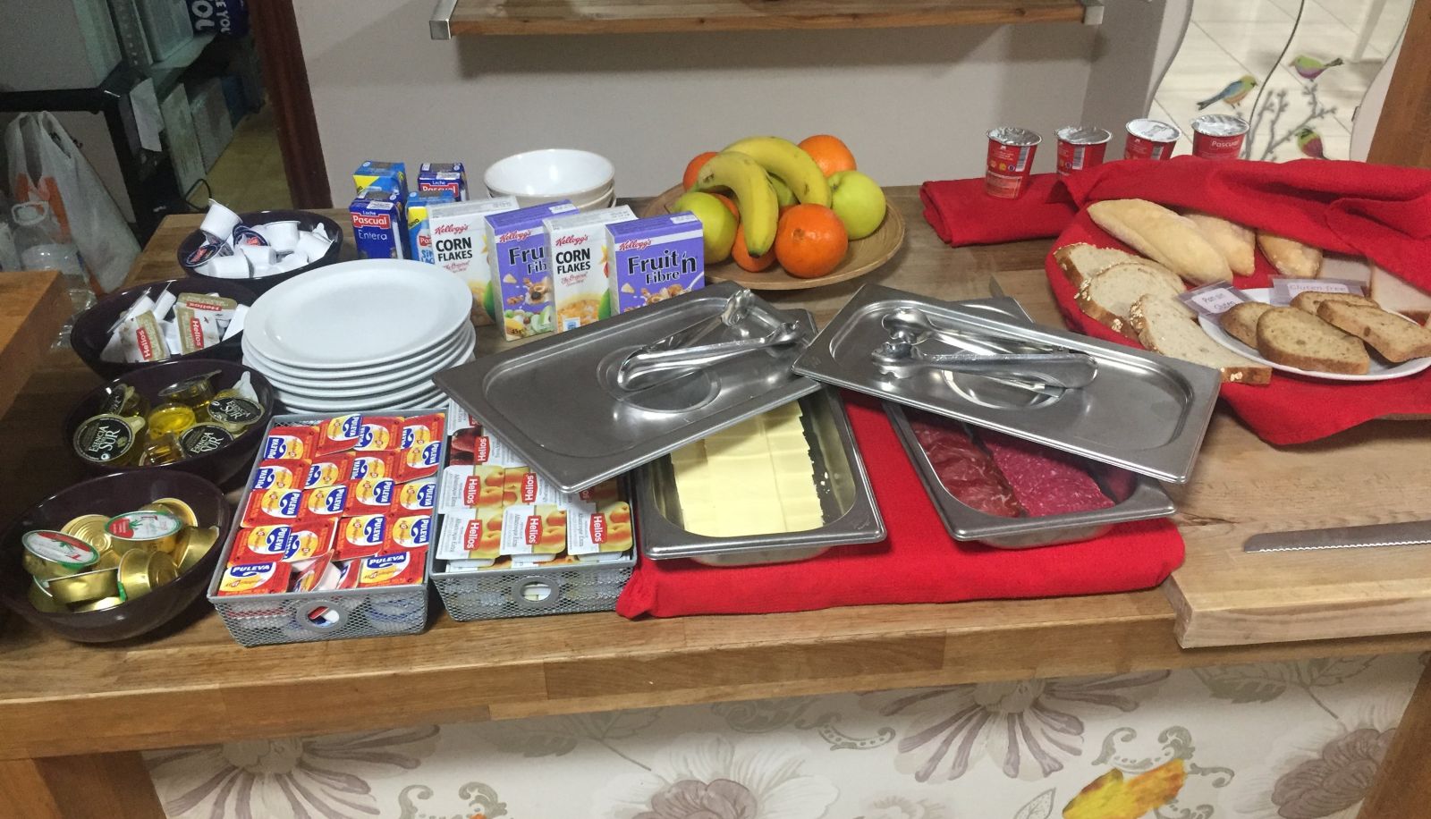 Buffet - Marbella Hostal