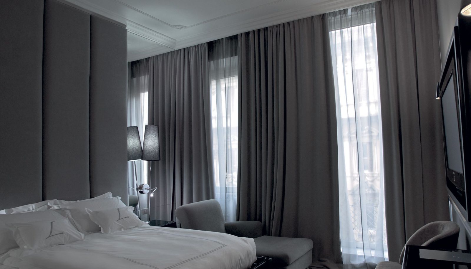 Room - Leon's Place hotel