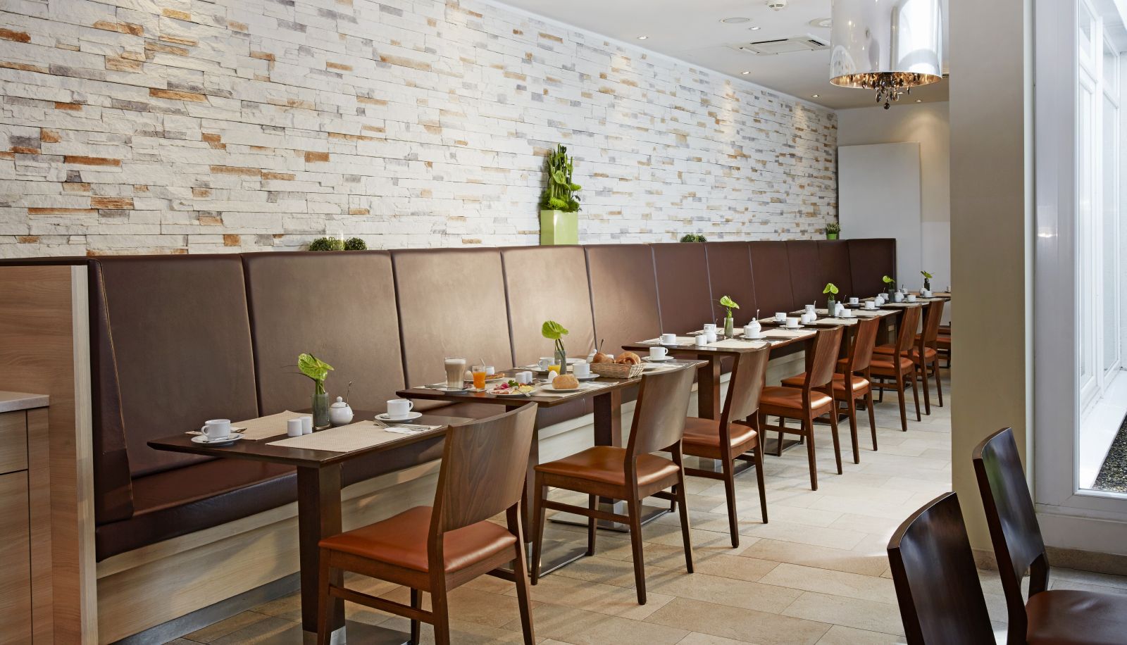 Breakfast room - H+ Muenchen