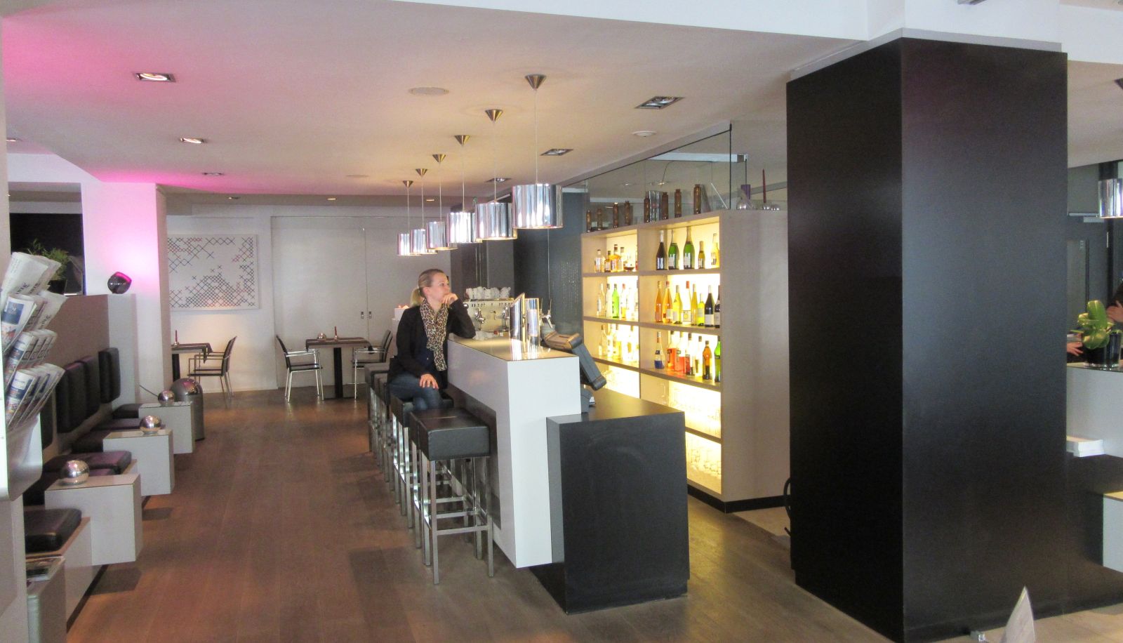 Bar - Pearl
