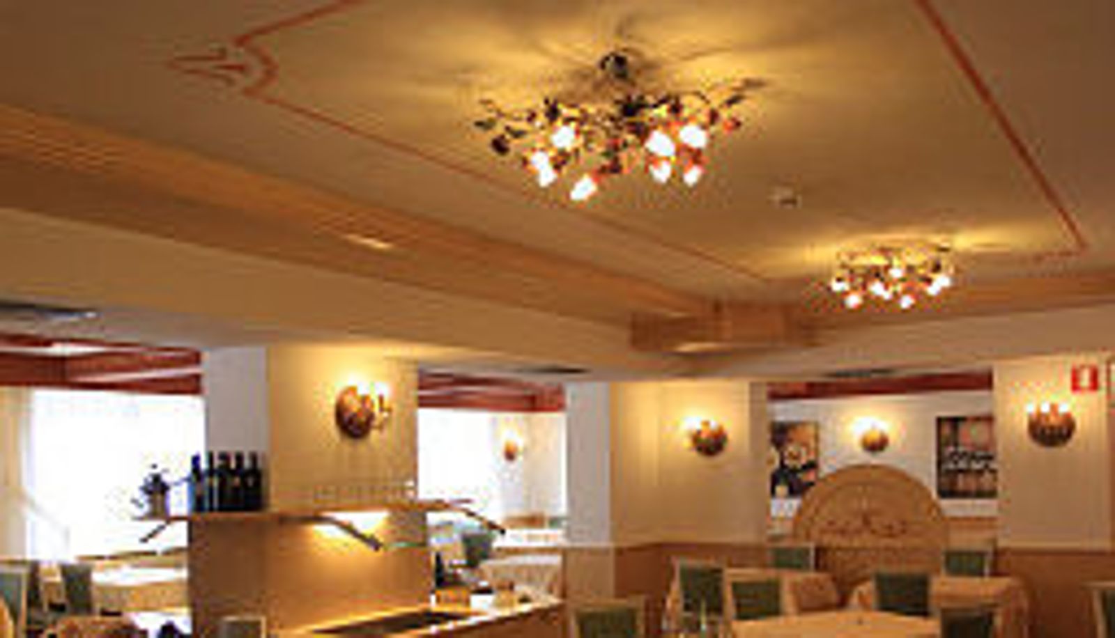 Frühstücksraum innerhalb des Restaurants - Dolasilla Park