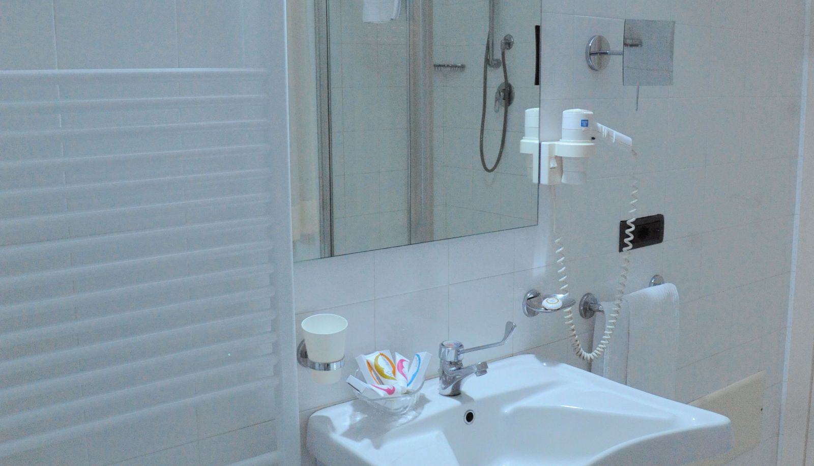 Badezimmer - Chiaraluna Hotel