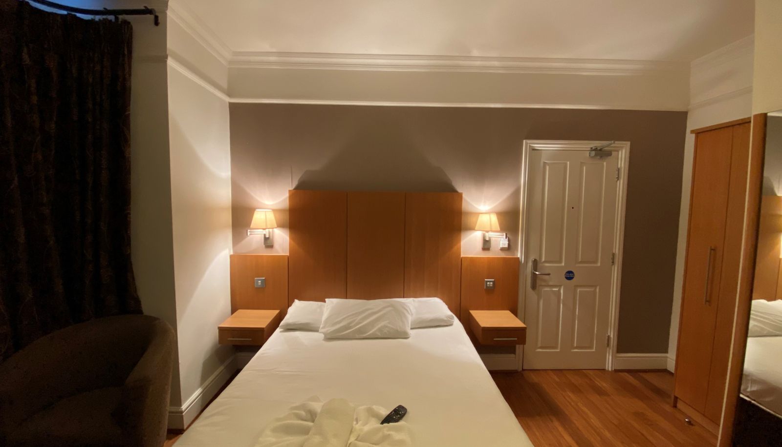Standardzimmer (Doppel) - Buckingham Hotel