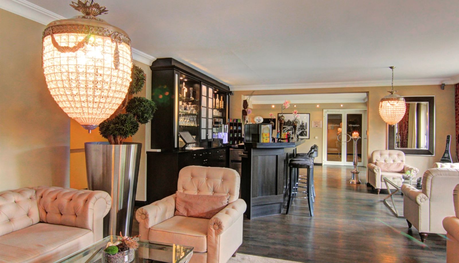 Bar - Business & More